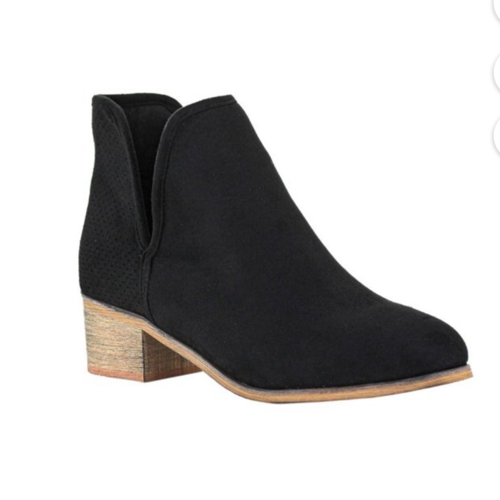 SEVEN7 Black SoHo Ankle Boots
